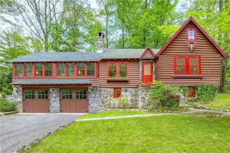 77 Lake Dr, Cold Spring, NY 10516