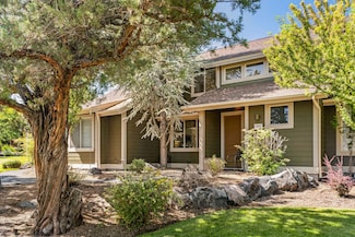 695 Sagebush Cir, Redmond, OR 97756