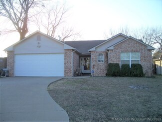 5822 S 31st Ave W, Tulsa, OK 74107