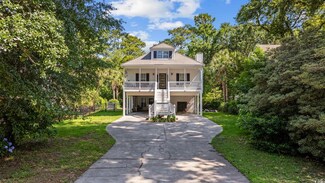 560 Hammock Ave, Murrells Inlet, SC 29576