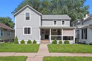 915 4th Ave, Leavenworth, KS 66048