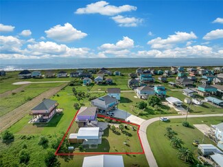 818 Mae Cir, Crystal Beach, TX 77650