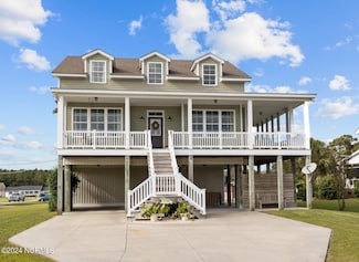 409 Margaret Rd, Beaufort, NC 28516