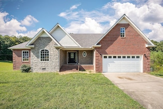 135 Lakewood Cir, Smithville, TN 37166
