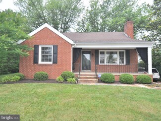 108 W Marshall St, Middleburg, VA 20117