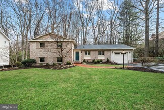 7925 Robison Rd, Bethesda, MD 20817