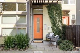 29 Covent Ln, Emeryville, CA 94608