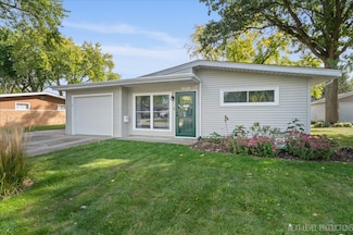 320 Harmony Dr, North Aurora, IL 60542