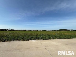 6831 Meghan Ave, Bettendorf, IA 52722