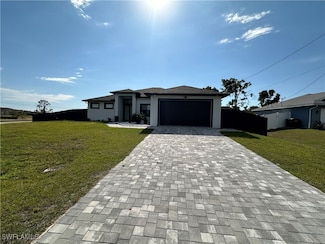 1124 NE 35th Ln, Cape Coral, FL 33909