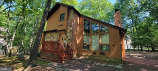 3219 Woodchip Ln, East Stroudsburg, PA 18301