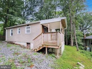 4 Oliver Rd, Landing, NJ 07850