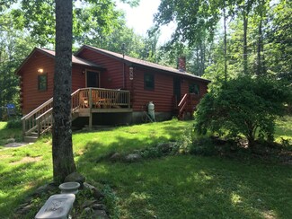 28 Town Farm Rd, Winterport, ME 04496