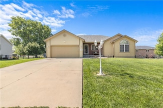 3207 SE Pisces Ave, Topeka, KS 66605