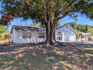 32 Cedar Dr, Davenport, FL 33837