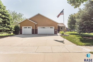 7104 S Mogen Ave, Sioux Falls, SD 57108