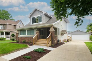 808 W Healey St, Champaign, IL 61820