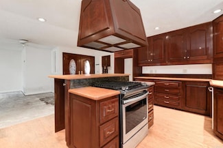 9182 Tonya Ln, Santee, CA 92071