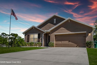 898 Riviera Ave, Sebastian, FL 32958