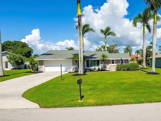 4821 Molokai Dr, Naples, FL 34112