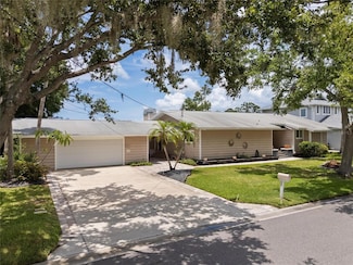 17 Freshwater Dr, Palm Harbor, FL 34684