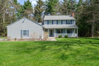 4 Ashley Cir, Easthampton, MA 01027
