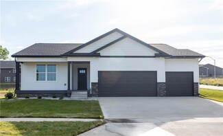 816 Whitetail Ct, Mitchellville, IA 50169
