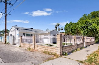 22016 Schoolcraft St, Canoga Park, CA 91303