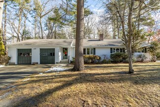 3 Hilltop Dr, Bedford, MA 01730