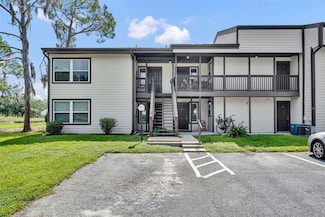 19201 Sandalwood Dr, Wildwood, FL 34785