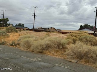 2 71st St, California City, CA 93505