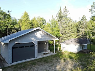 1550 Birch St, MacKinaw City, MI 49701