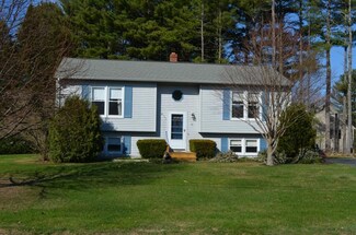 45 Ivanhoe Dr, Topsham, ME 04086