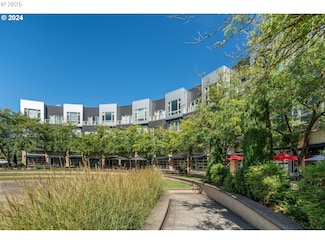 12600 SW Crescent St Unit 213, Beaverton, OR 97005