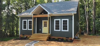 1244 Windsor Dr, Bedford, VA 24523