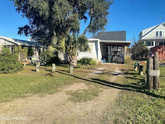 1707 Searay Ln, Kure Beach, NC 28449