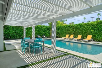 974 E La Jolla Rd, Palm Springs, CA 92264