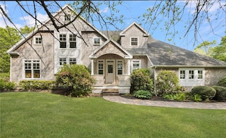 41 Ocean Ridge Dr, Charlestown, RI 02813