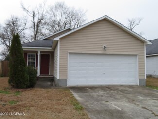510 Mattocks Ave, Maysville, NC 28555