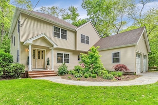 121 Shade St, Lexington, MA 02421