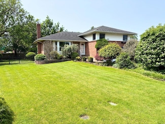 310 S Oyster Bay Rd, Syosset, NY 11791