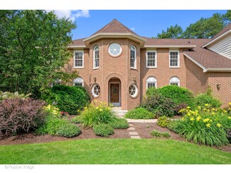 7S660 Hobson Trails Dr, Naperville, IL 60540