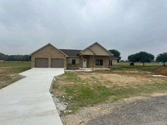 104 W Tree Farm Dr, Lytle, TX 78052