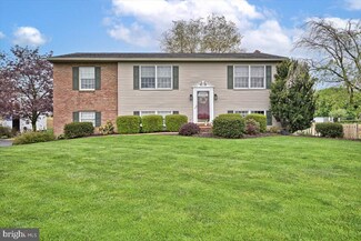 260 W Farmersville Rd, Leola, PA 17540