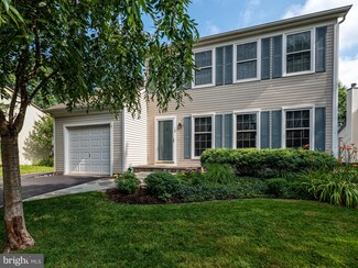11 Newland Ct, Sterling, VA 20165