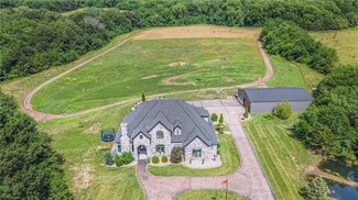 6603 S Stillhouse Rd, Oak Grove, MO 64075