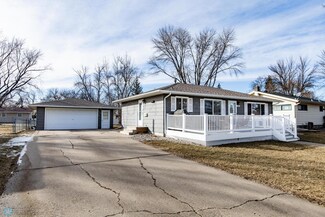326 Cedar Ln, West Fargo, ND 58078
