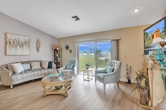 3570 Amalfi Dr, West Palm Beach, FL 33417