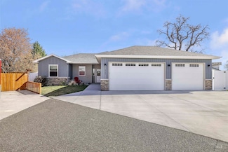 929 Applewood Dr, Buhl, ID 83316