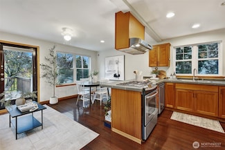 9005 Fremont Ave N Unit A, Seattle, WA 98103